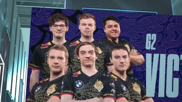 蛛网缠绕 蛛网缠绕